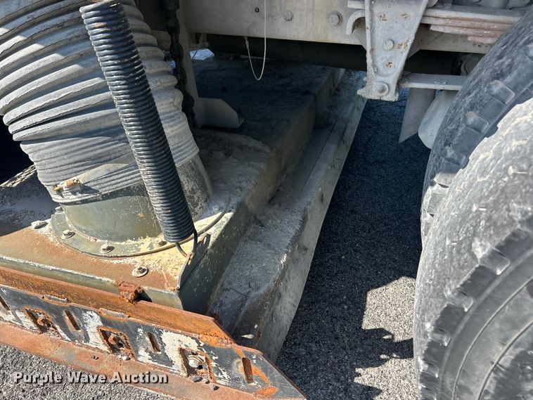 image for item FC2526 2005 Freightliner FL70 street sweeper truck