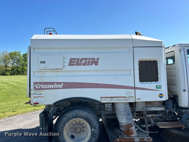 image for item FC2526 2005 Freightliner FL70 street sweeper truck
