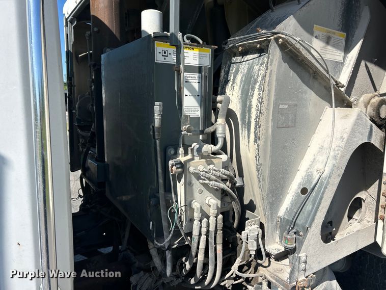 image for item FC2526 2005 Freightliner FL70 street sweeper truck