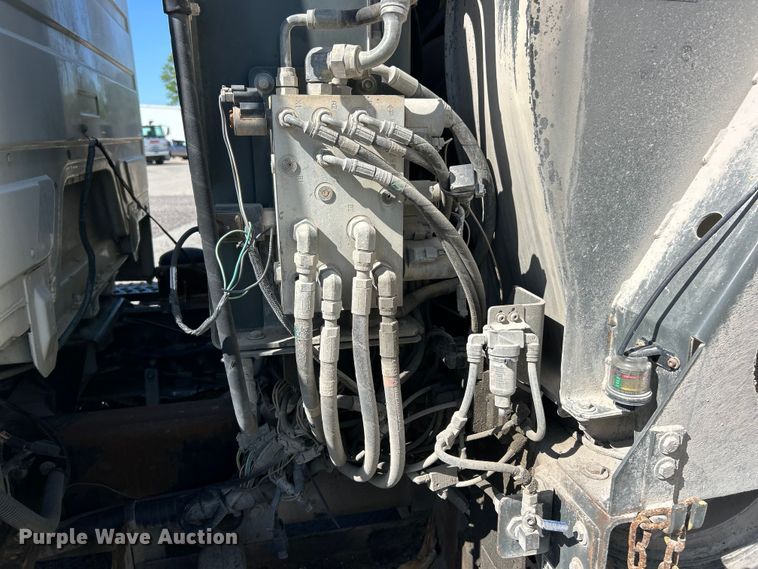 image for item FC2526 2005 Freightliner FL70 street sweeper truck