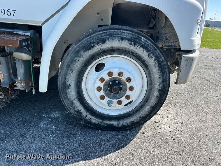 image for item FC2526 2005 Freightliner FL70 street sweeper truck