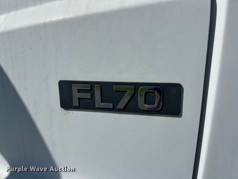 image for item FC2526 2005 Freightliner FL70 street sweeper truck