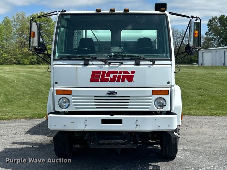 image for item FC2537 2007 Sterling SC8000 street sweeper truck