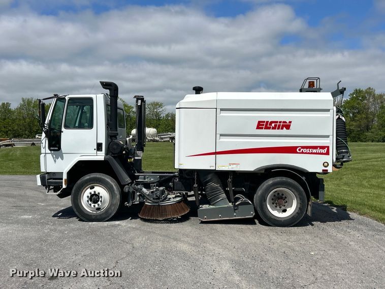 image for item FC2537 2007 Sterling SC8000 street sweeper truck