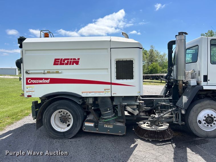 image for item FC2537 2007 Sterling SC8000 street sweeper truck