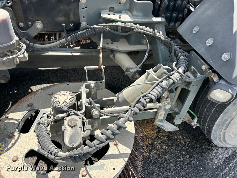 image for item FC2537 2007 Sterling SC8000 street sweeper truck