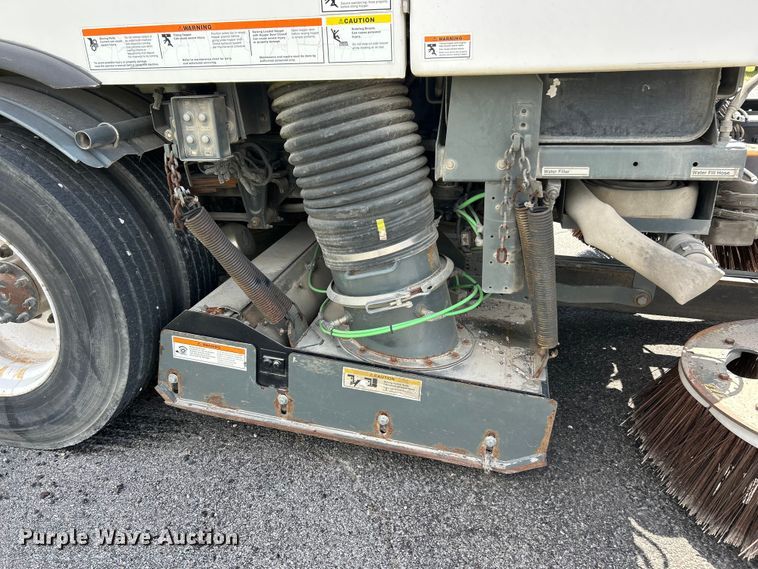 image for item FC2537 2007 Sterling SC8000 street sweeper truck