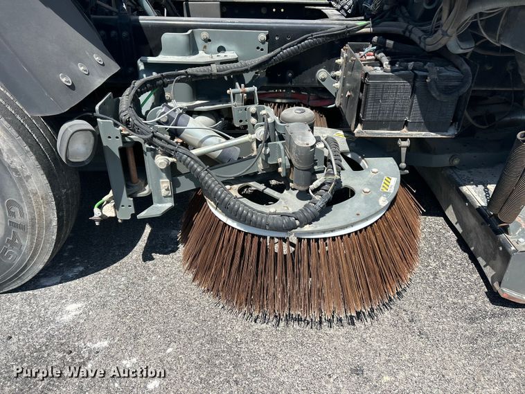image for item FC2537 2007 Sterling SC8000 street sweeper truck