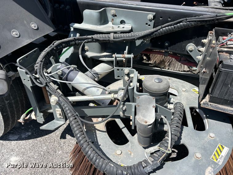 image for item FC2537 2007 Sterling SC8000 street sweeper truck