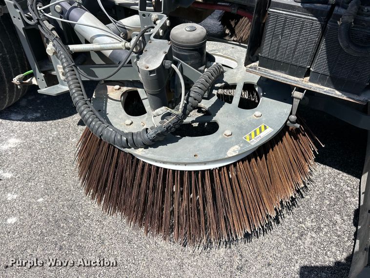 image for item FC2537 2007 Sterling SC8000 street sweeper truck