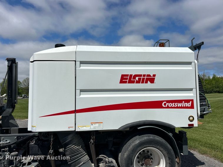 image for item FC2537 2007 Sterling SC8000 street sweeper truck