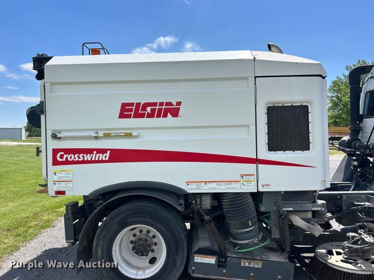 image for item FC2537 2007 Sterling SC8000 street sweeper truck