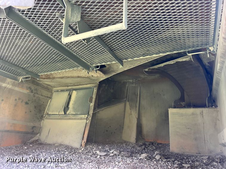 image for item FC2537 2007 Sterling SC8000 street sweeper truck