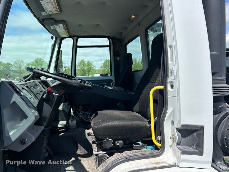 image for item FC2537 2007 Sterling SC8000 street sweeper truck