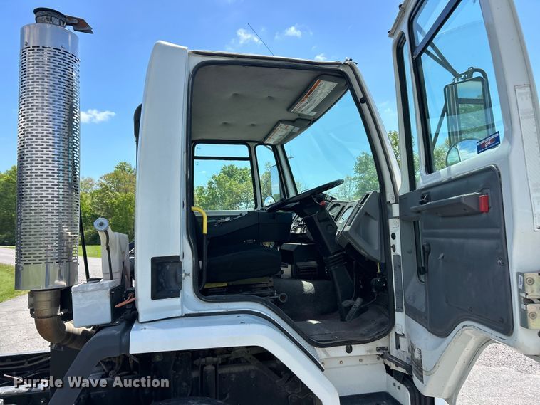 image for item FC2537 2007 Sterling SC8000 street sweeper truck