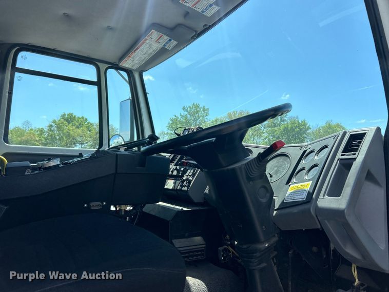 image for item FC2537 2007 Sterling SC8000 street sweeper truck