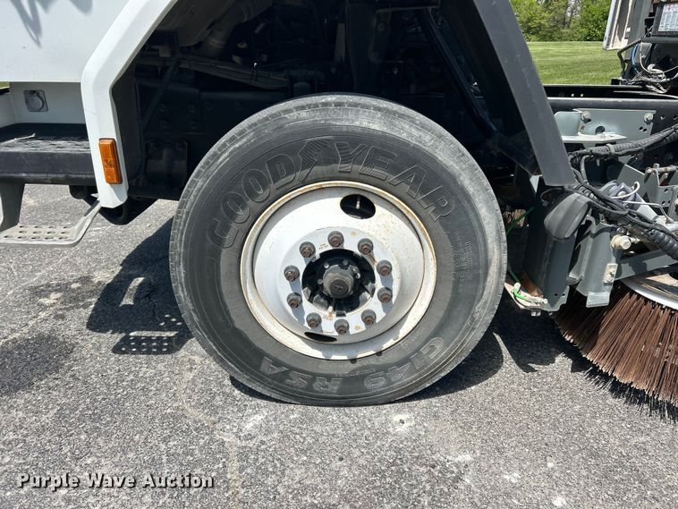 image for item FC2537 2007 Sterling SC8000 street sweeper truck