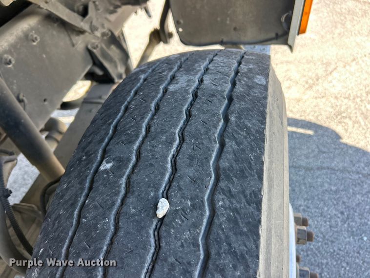 image for item FC2537 2007 Sterling SC8000 street sweeper truck