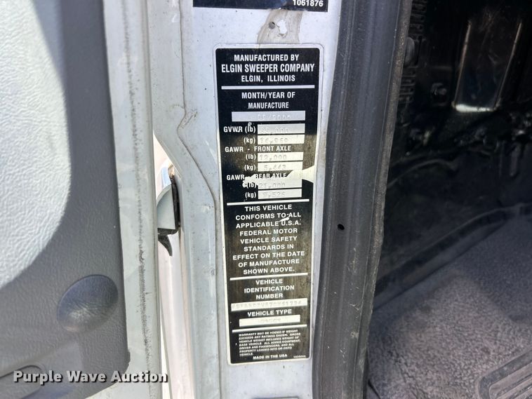 image for item FC2537 2007 Sterling SC8000 street sweeper truck