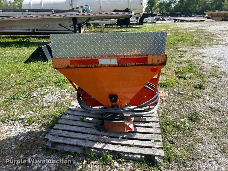 image for item FC2550 2009 Bobcat Spreader HS8 skid steer spreader