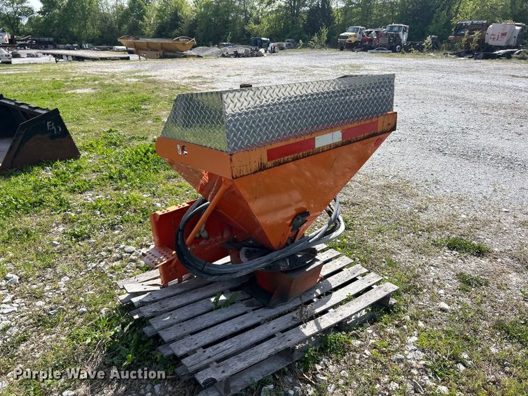 image for item FC2550 2009 Bobcat Spreader HS8 skid steer spreader