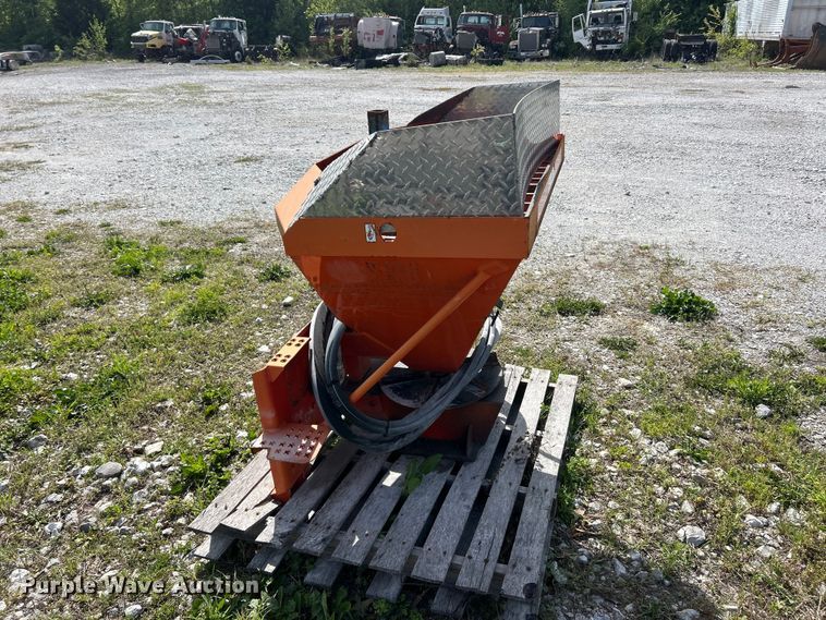 image for item FC2550 2009 Bobcat Spreader HS8 skid steer spreader
