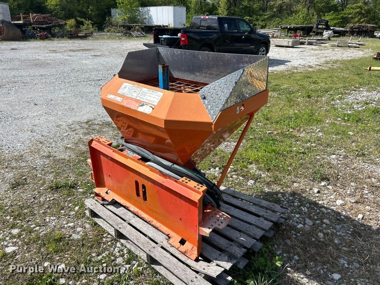 image for item FC2550 2009 Bobcat Spreader HS8 skid steer spreader