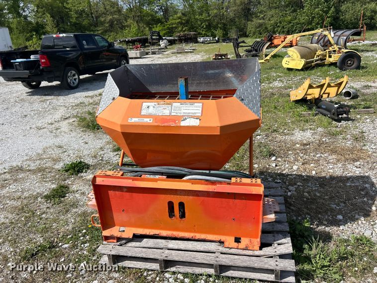 image for item FC2550 2009 Bobcat Spreader HS8 skid steer spreader