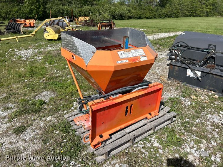 image for item FC2550 2009 Bobcat Spreader HS8 skid steer spreader
