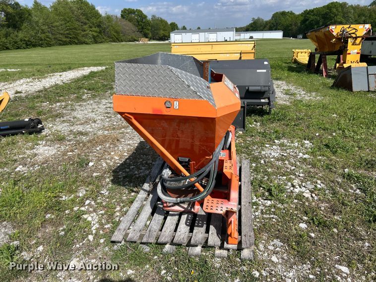 image for item FC2550 2009 Bobcat Spreader HS8 skid steer spreader