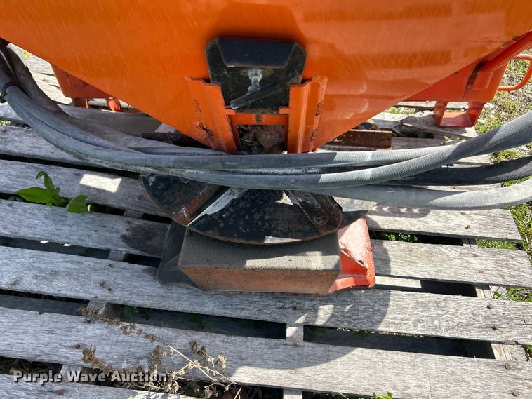 image for item FC2550 2009 Bobcat Spreader HS8 skid steer spreader