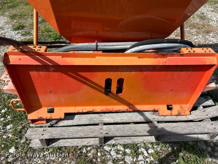 image for item FC2550 2009 Bobcat Spreader HS8 skid steer spreader