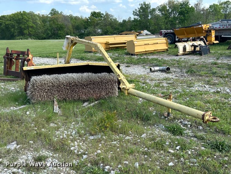 image for item FC2552 Sweepster TD84 broom