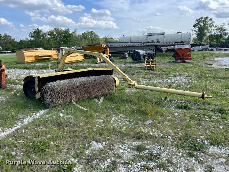 image for item FC2552 Sweepster TD84 broom