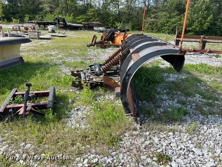 image for item FC2554 Henke 12' W snow plow