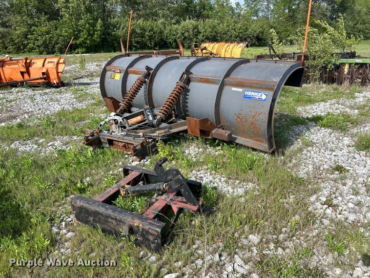 image for item FC2554 Henke 12' W snow plow
