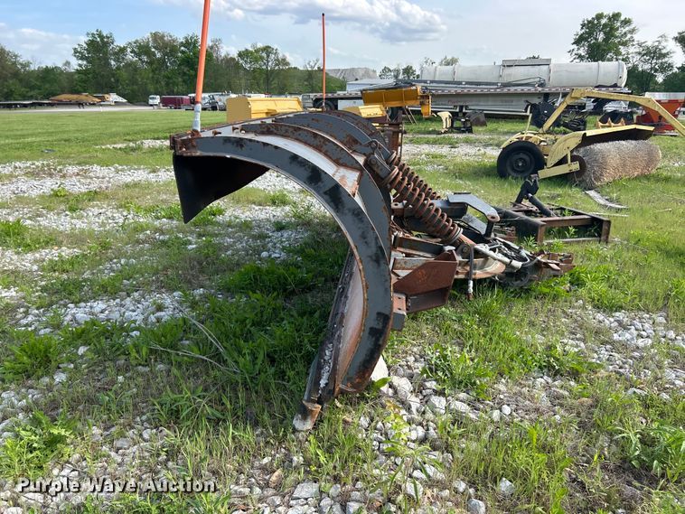 image for item FC2554 Henke 12' W snow plow