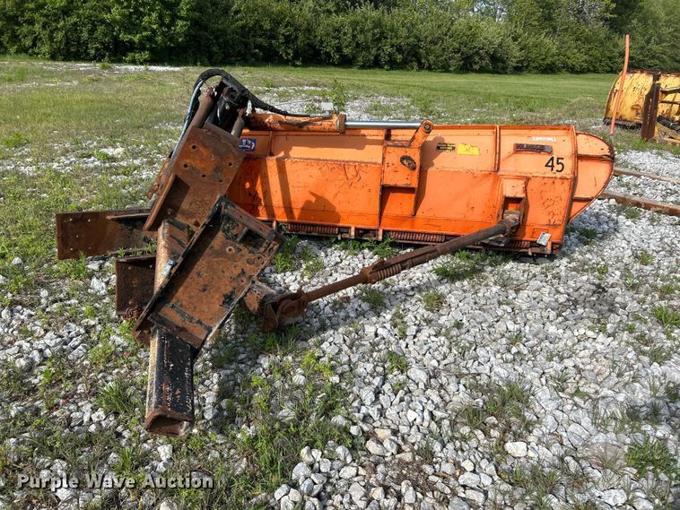 image for item FC2558 Henke 9' W wing plow