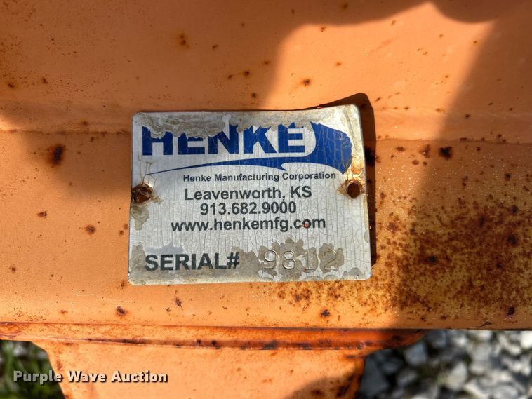 image for item FC2558 Henke 9' W wing plow