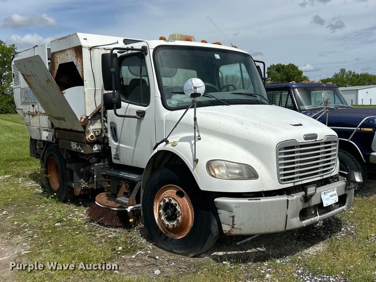 image for item FC2564 2007 Freightliner Business Class M2 street sweeper truck