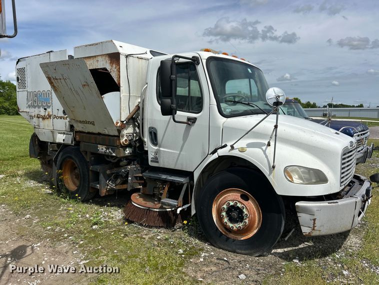 image for item FC2564 2007 Freightliner Business Class M2 street sweeper truck