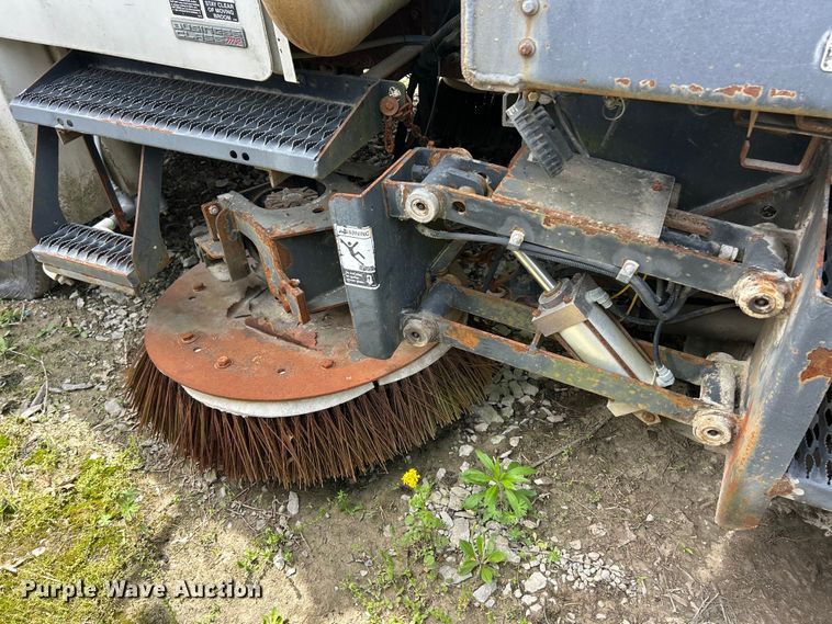 image for item FC2564 2007 Freightliner Business Class M2 street sweeper truck