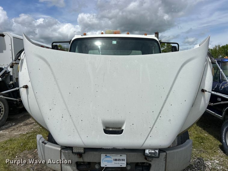 image for item FC2564 2007 Freightliner Business Class M2 street sweeper truck