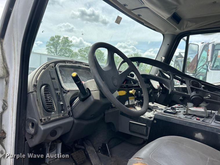 image for item FC2564 2007 Freightliner Business Class M2 street sweeper truck