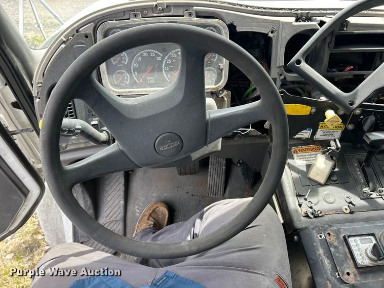 image for item FC2564 2007 Freightliner Business Class M2 street sweeper truck