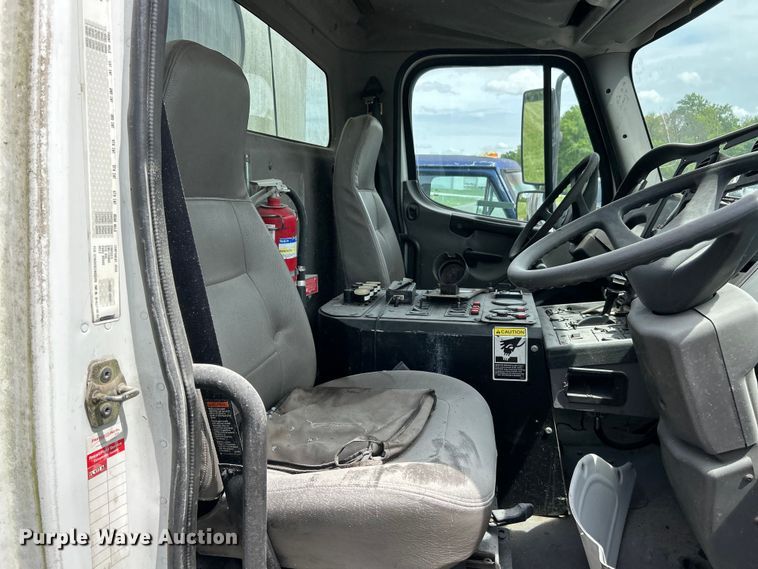 image for item FC2564 2007 Freightliner Business Class M2 street sweeper truck
