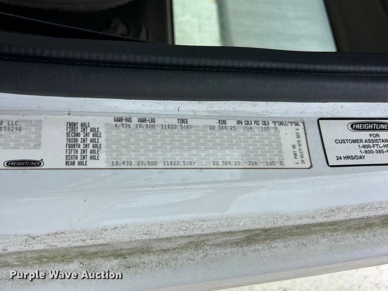 image for item FC2564 2007 Freightliner Business Class M2 street sweeper truck