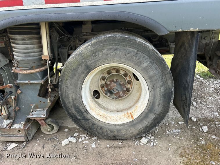 image for item FC2565 2002 Sterling SC8000 street sweeper truck