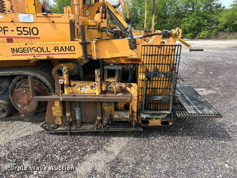 image for item FC2573 1999 Blaw-Knox PF-5510 paver