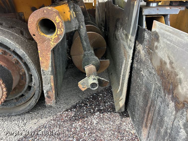 image for item FC2573 1999 Blaw-Knox PF-5510 paver